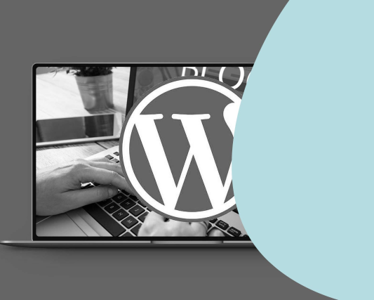 Portátil con logo de WordPress